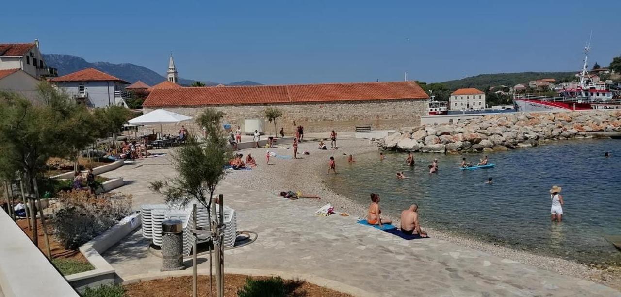 Isabella - Ilda Radonic * Jelsa (Hvar)