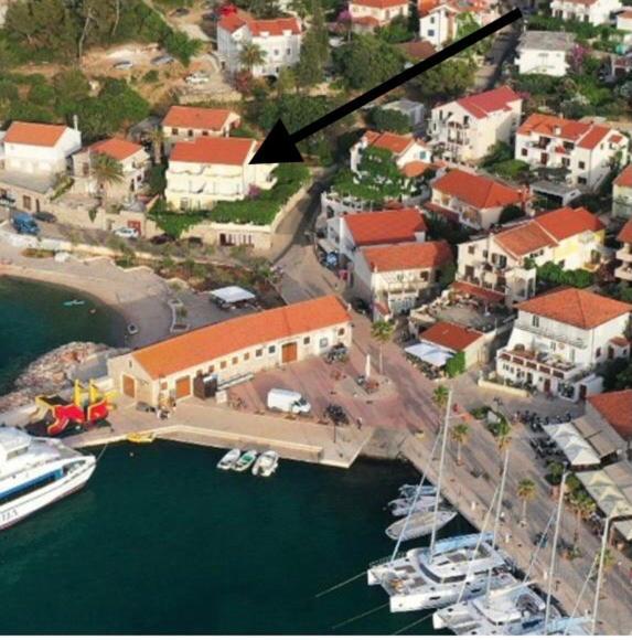 Isabella - Ilda Radonic Jelsa (Hvar)