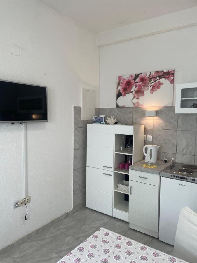 Isabella - Ilda Radonic Apartment Jelsa (Hvar)