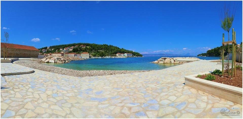 Isabella - Ilda Radonic Jelsa (Hvar)